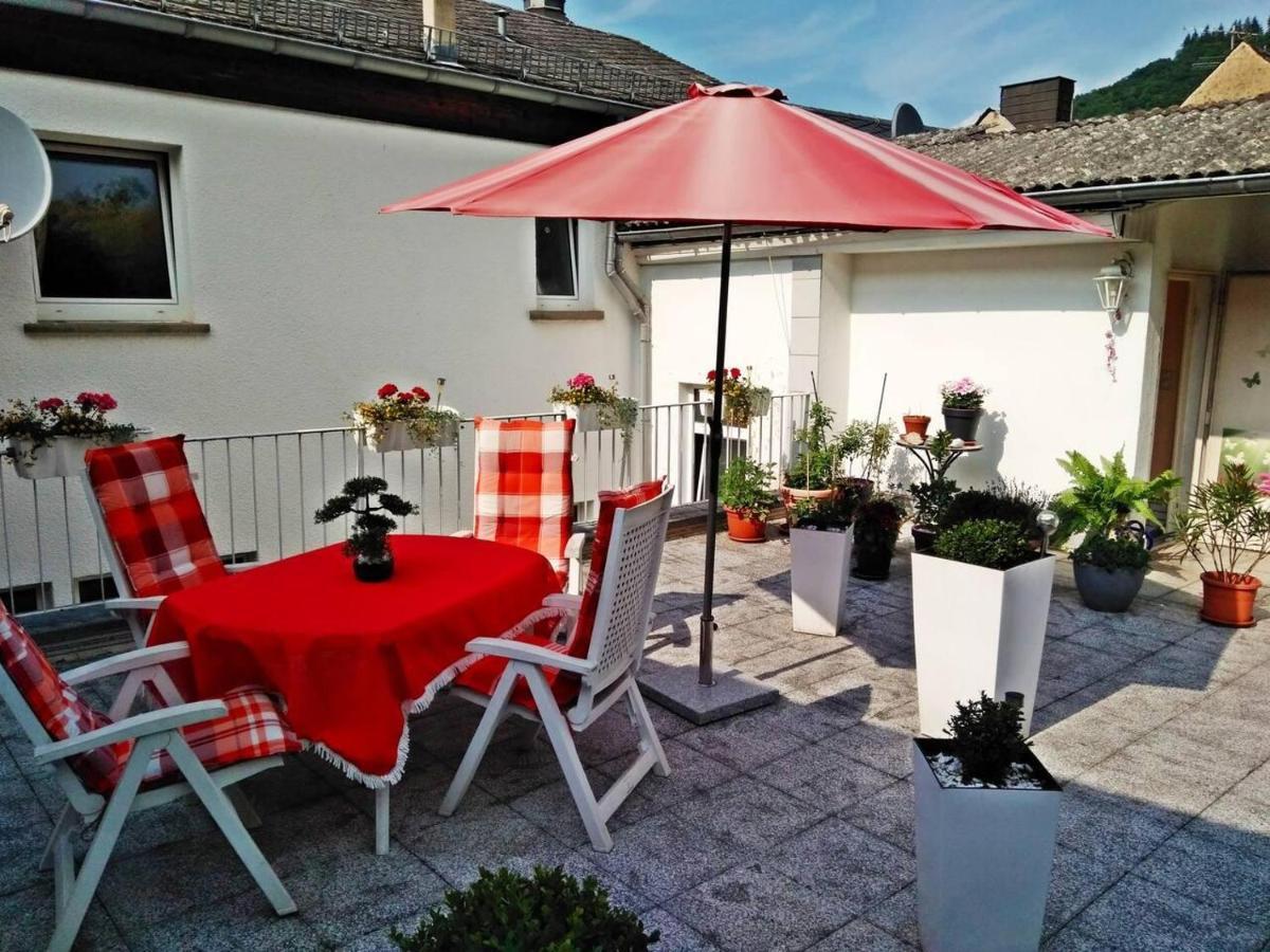 Charming 2-Bed Apartment In Cochem Exterior foto
