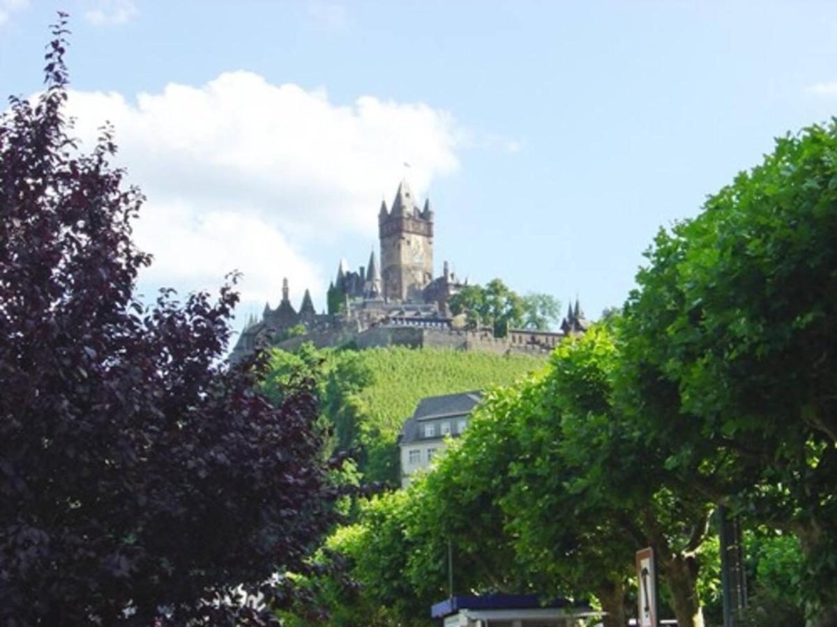 Charming 2-Bed Apartment In Cochem Exterior foto